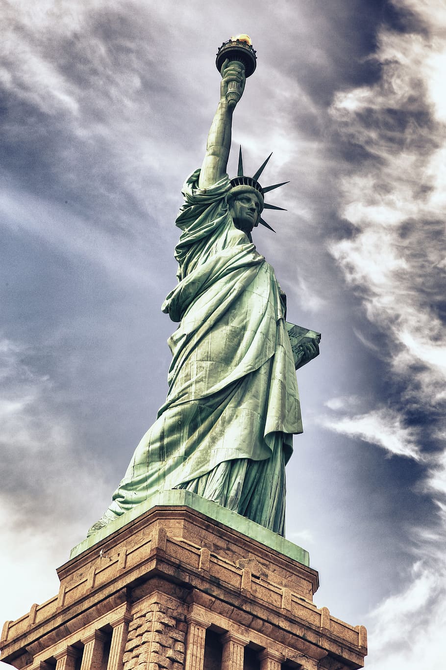 statue-of-liberty-architecture-new-york-dom